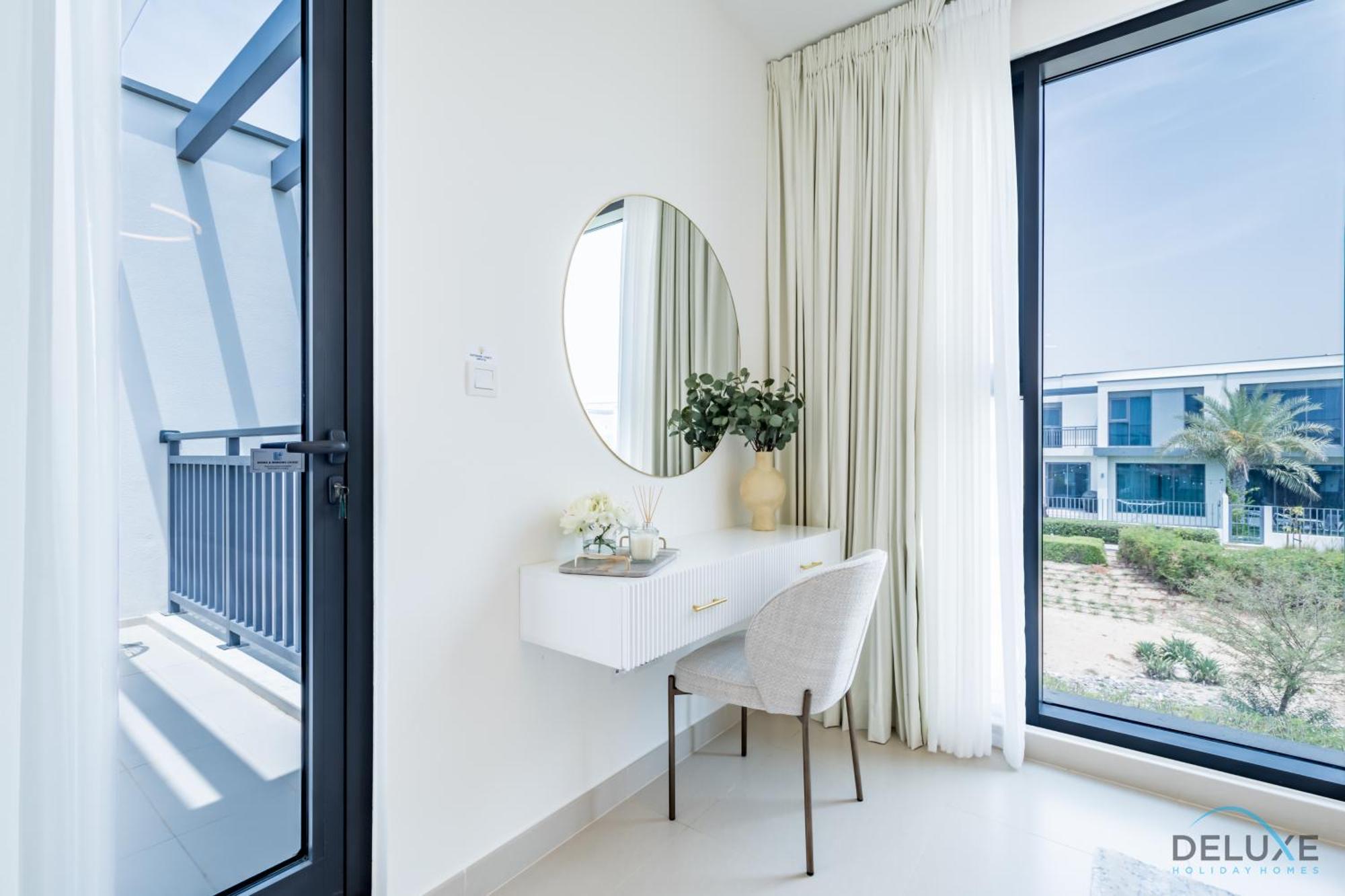 Premium 4br With Assistant In Hills Estate By Deluxe Homes *