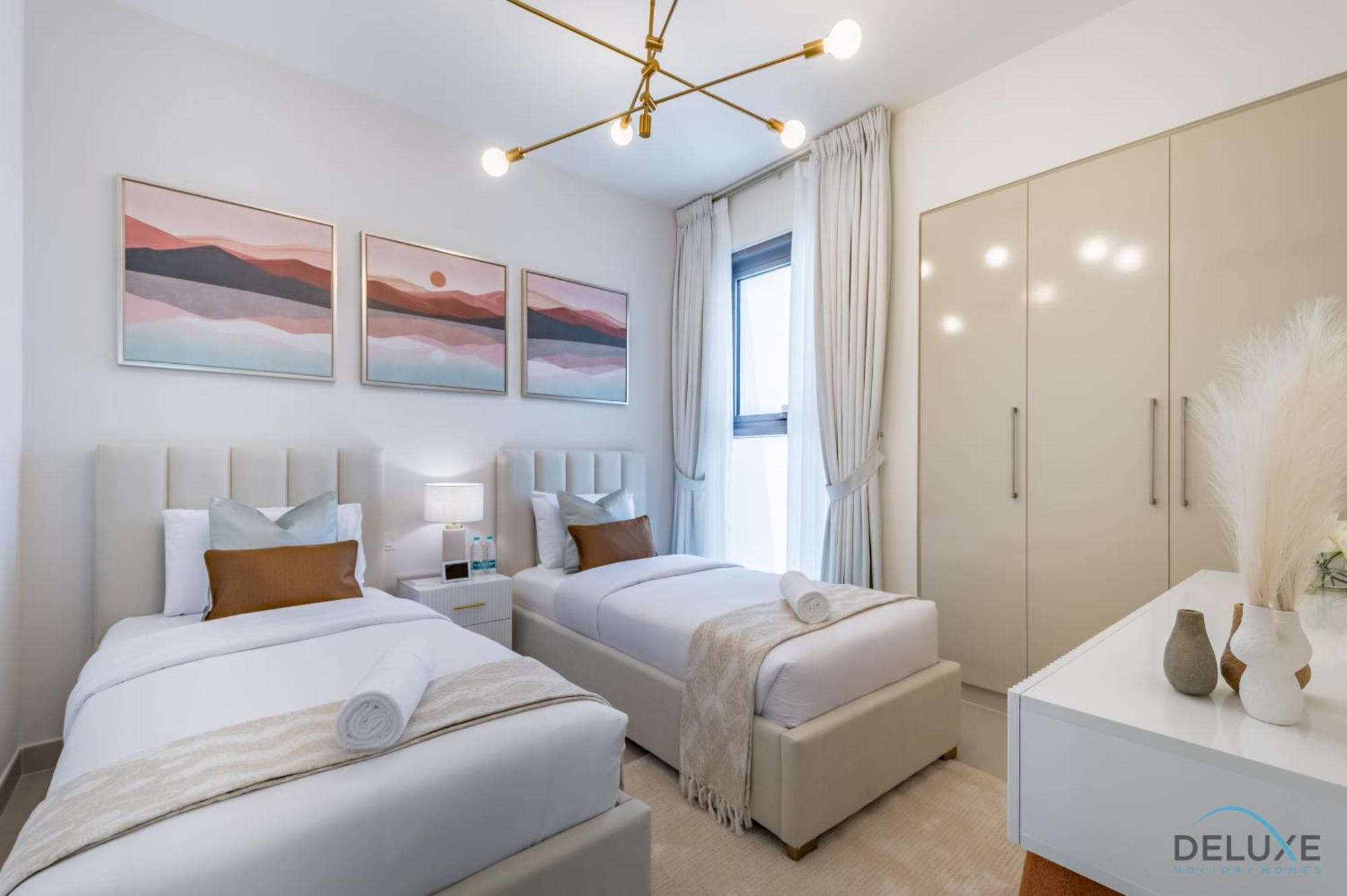 Premium 4br With Assistant In Hills Estate By Deluxe Homes
