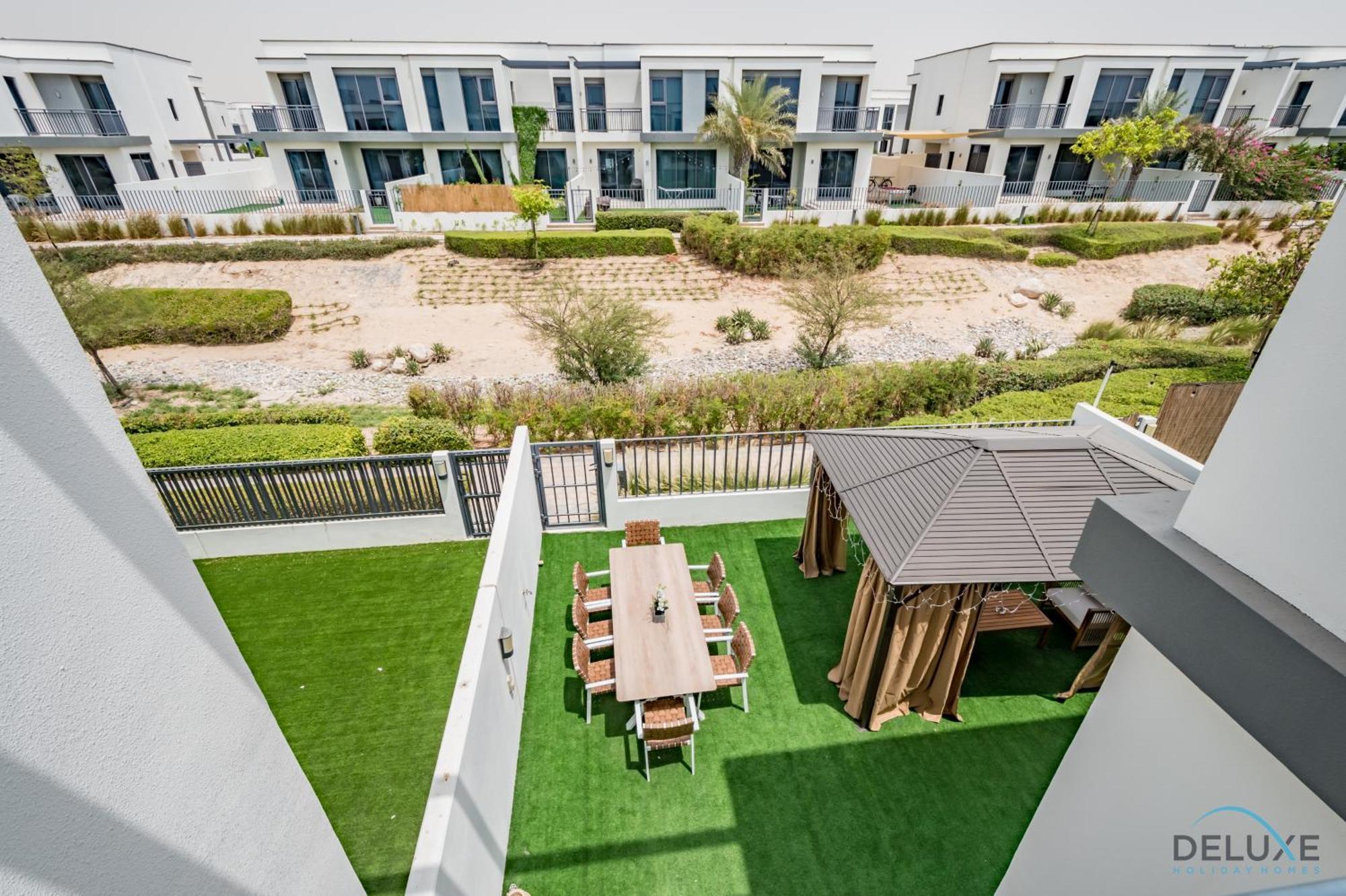 Premium 4br With Assistant In Hills Estate By Deluxe Homes Apartment *