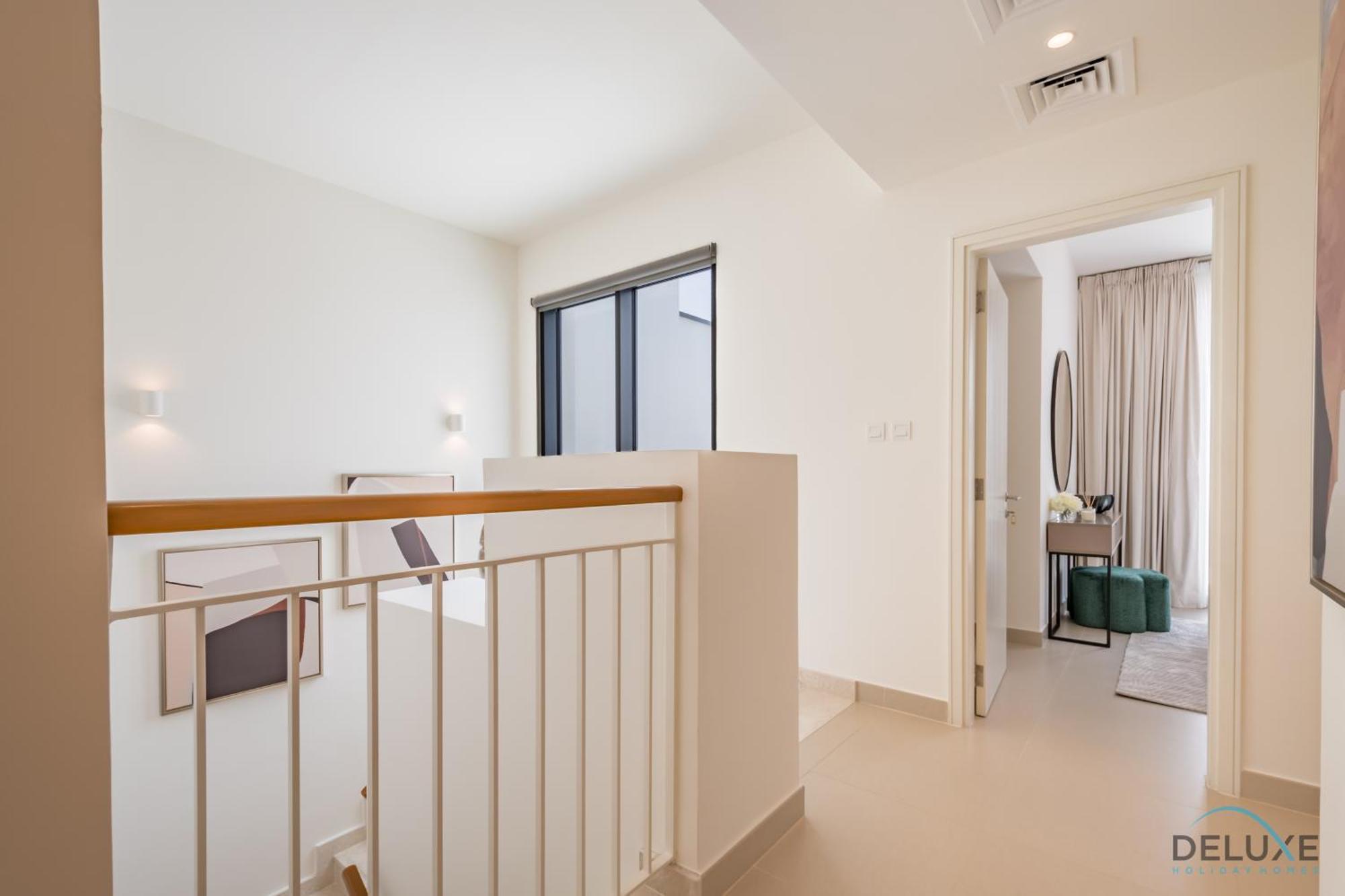 Apartment Premium 4br With Assistant In Hills Estate By Deluxe Homes