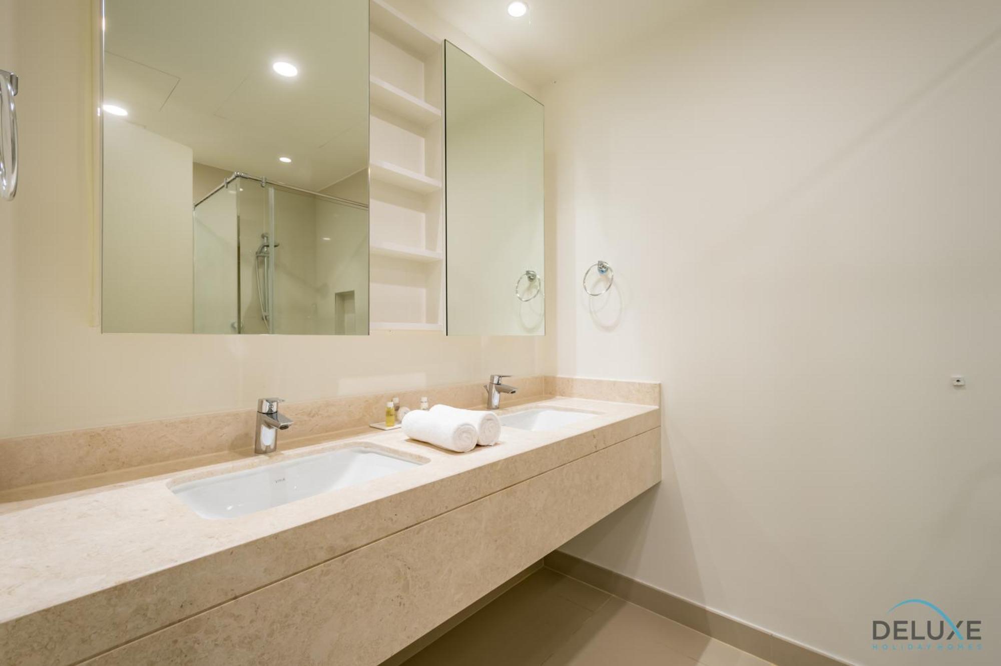 Premium 4br With Assistant In Hills Estate By Deluxe Homes *