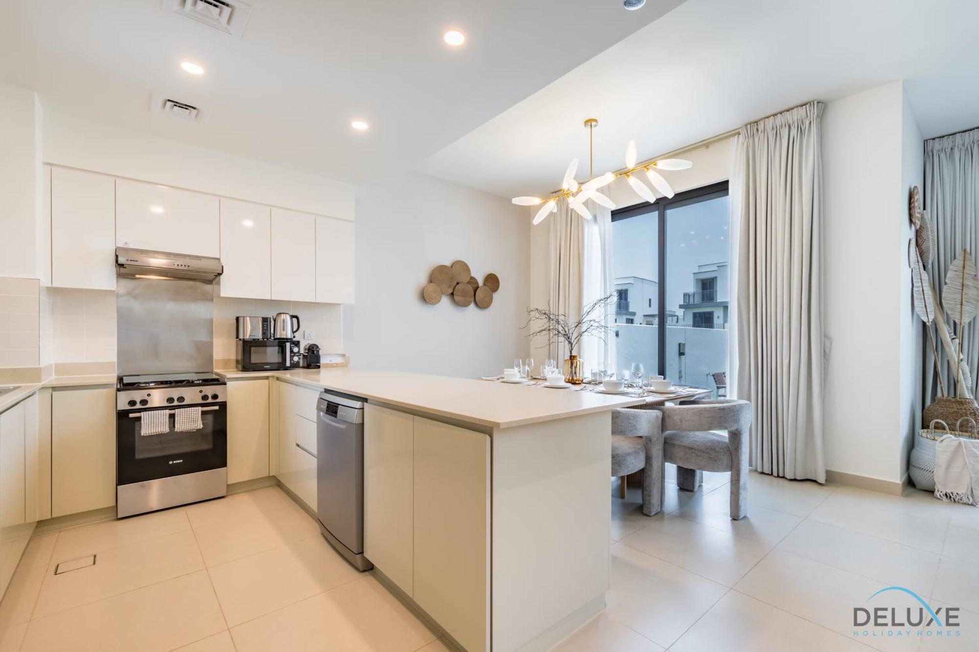 Premium 4br With Assistant In Hills Estate By Deluxe Homes